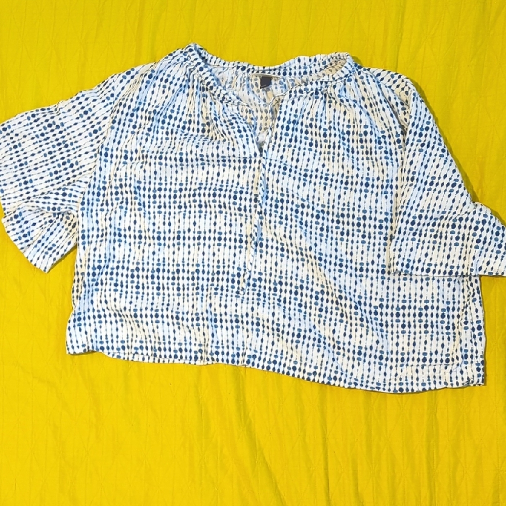 Universal Thread Blue and White Blouse